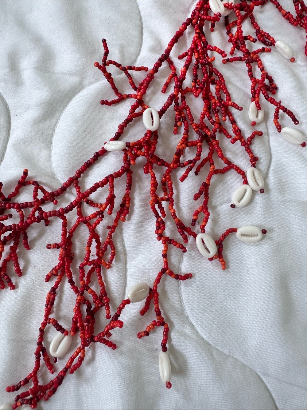 ANTICA SARTORIA RED CORAL BEADED statement NECKLACE with white shells - Picture 6 of 10